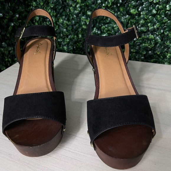 Qupid Heels - Picture 1 of 5